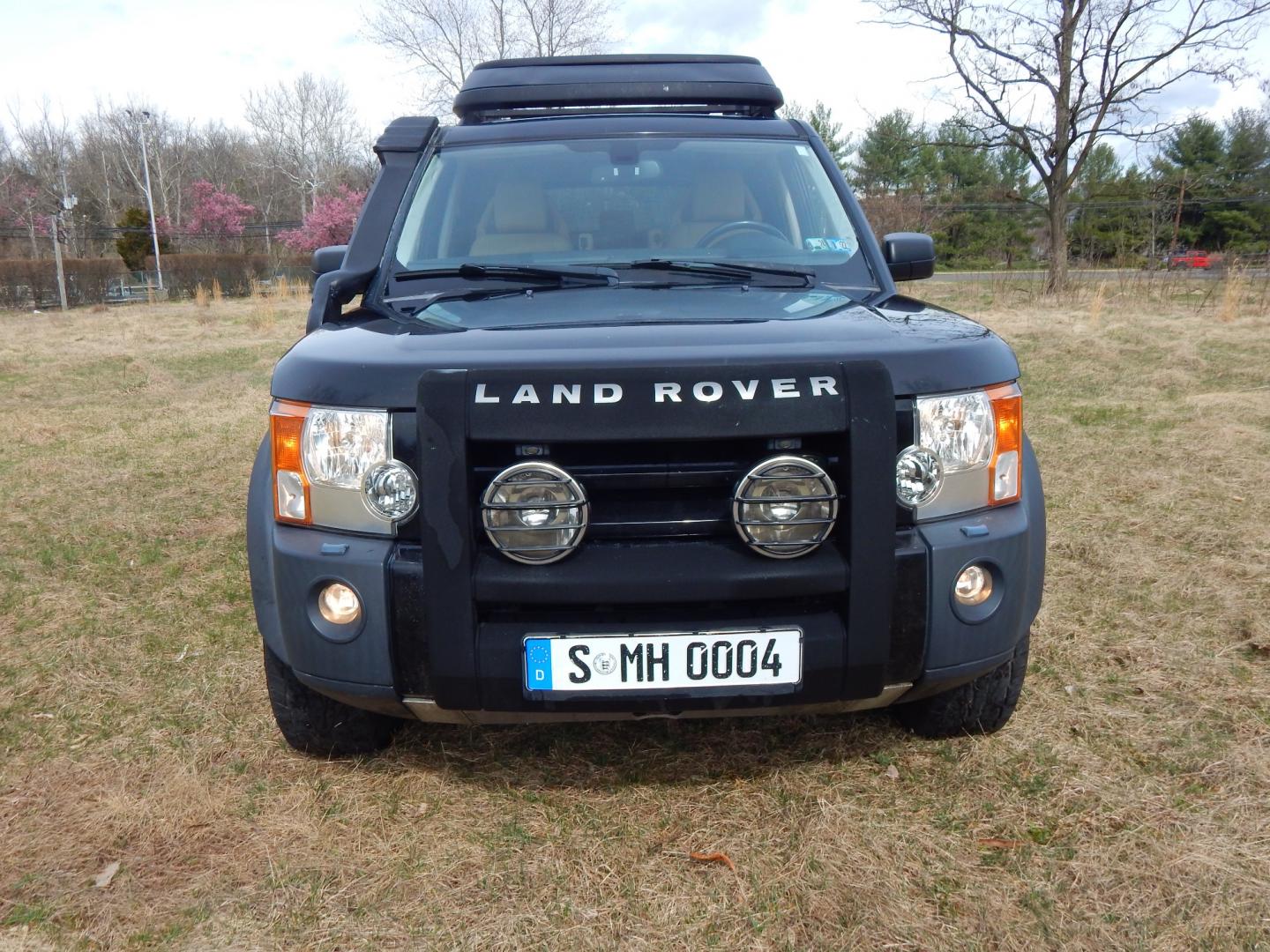 2008 Black /TAN LEATHER Land Rover LR3 SE (SALAE25408A) with an 4.4L V8 engine, Automatic transmission, located at 6528 Lower York Road, New Hope, PA, 18938, (215) 862-9555, 40.358707, -74.977882 - Here is a well cared for, One Owner 2008 Land Rover LR III. Features include all wheel drive, 4.4 Liter V8 engine runs great, automatic transmission, tilt wheel, cruise control, dual power sunroofs, dual power seats, wood grain, rear wiper, power windows/locks/mirrors, heated seats in the front an - Photo#5